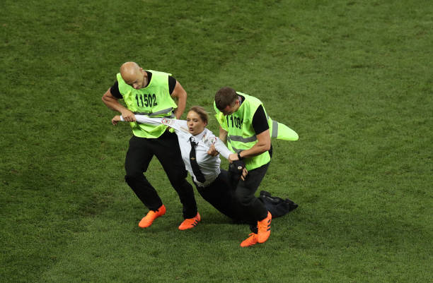 两人不仅同 两人不仅同