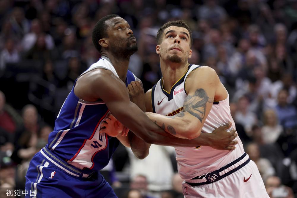 场上受到多 场上受到多